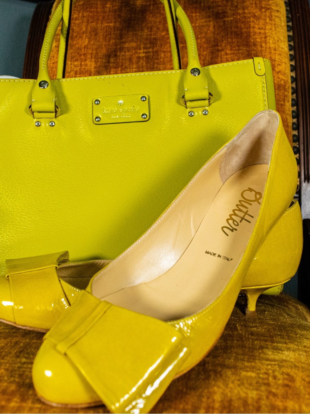 9.5 Butter Yellow Patent Leather Women's Kitten Heels - Picture 5 of 6